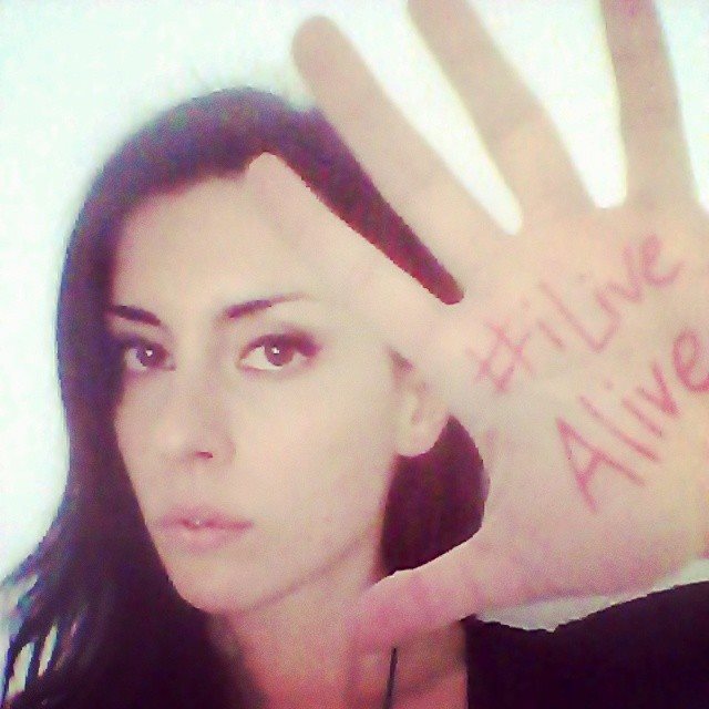 RAVENSCRY: il mini-video di "Alive" contro la violenza sulle donne