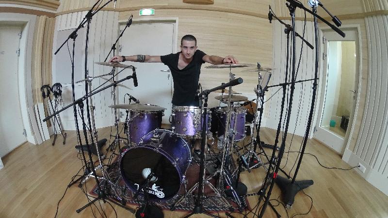 HELL IN THE CLUB: nuovo album e nuovo drummer