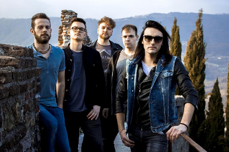 COLORS VOID: il singolo d'esordio "Rise to Fame"