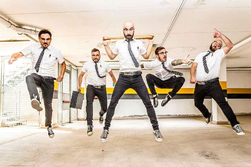 UN GIORNO DI ORDINARIA FOLLIA: il primo singolo "Brus"