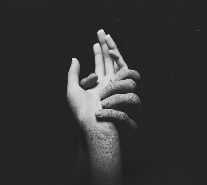 THE SILENCE BETWEEN US: il nuovo EP ''Nails''