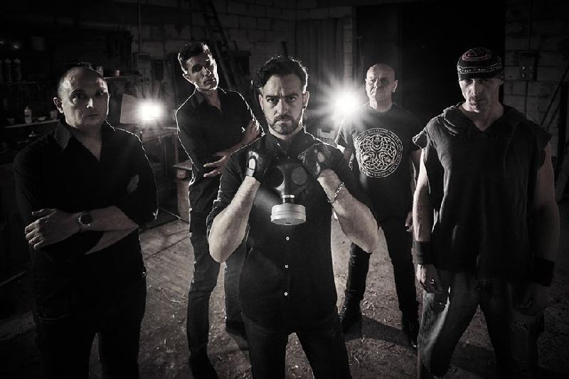 ZED & DALIA NERA: il videoclip di "The Show Must Go On"