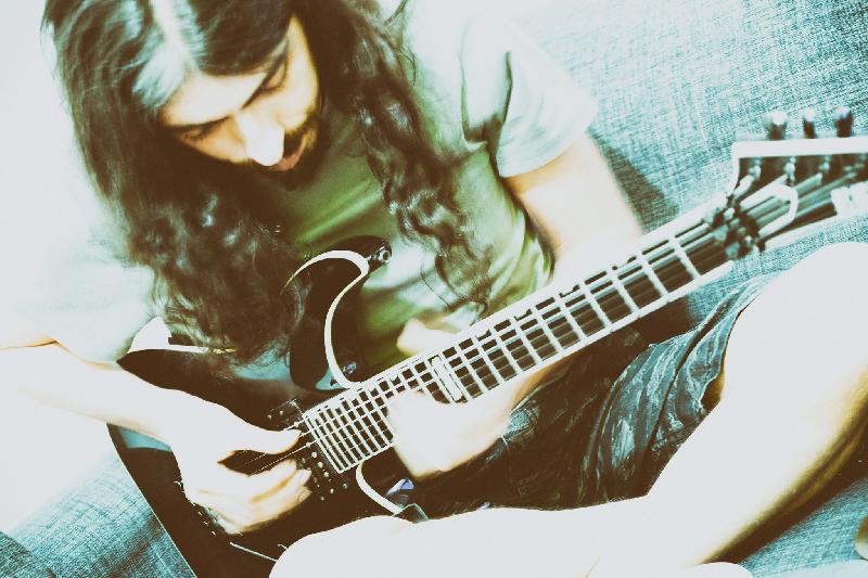 ALFONSO CORACE: il multi strumentista rilascia l'album solista ''Fo's Room''