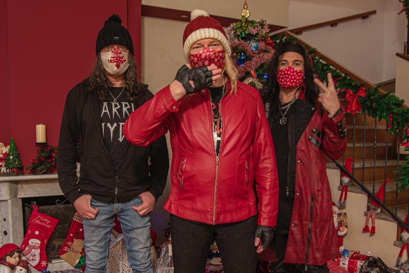 PARRIS HYDE: il nuovo singolo ''Santa Wears No Mask''