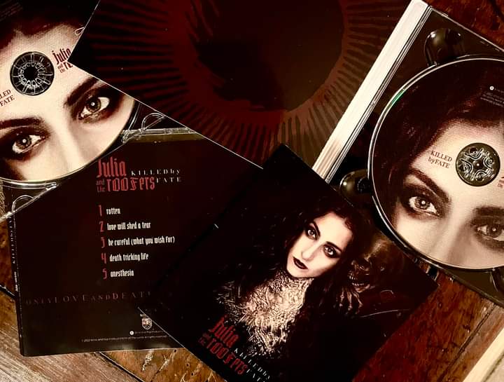 JULIA AND THE ROOFERS: disponibile il nuovo album ''Killed by Fate''