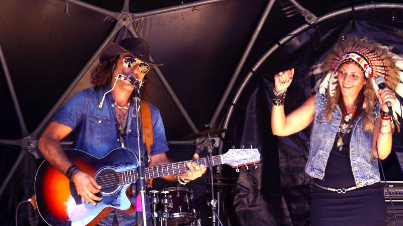 DE UNIVERSO: pubblicano il loro nuovo singolo ''RRR (Run Rubber Roads)''