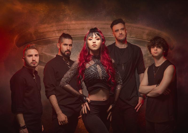ELETTRA STORM: firmano con Scarlet Records