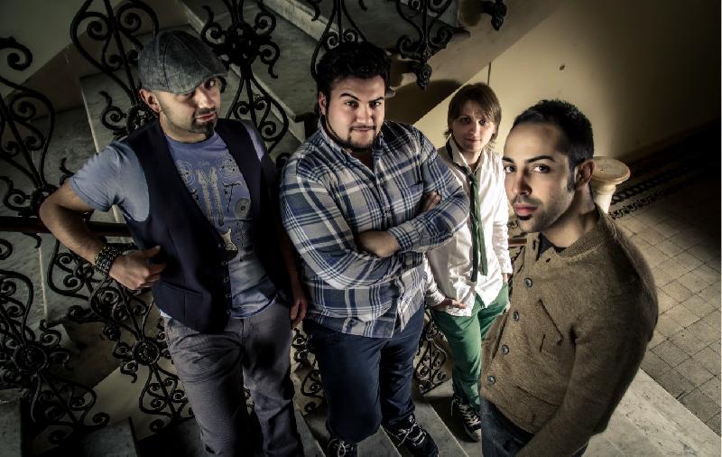 À L'AUBE FLUORESCENTE: firmano con Overdub Recordings