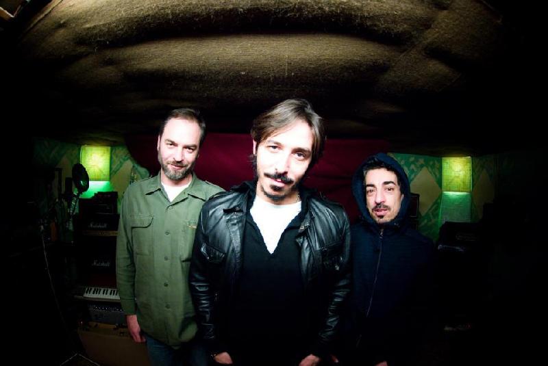 A MODERN WAY TO DIE: singolo e video di "She walks"