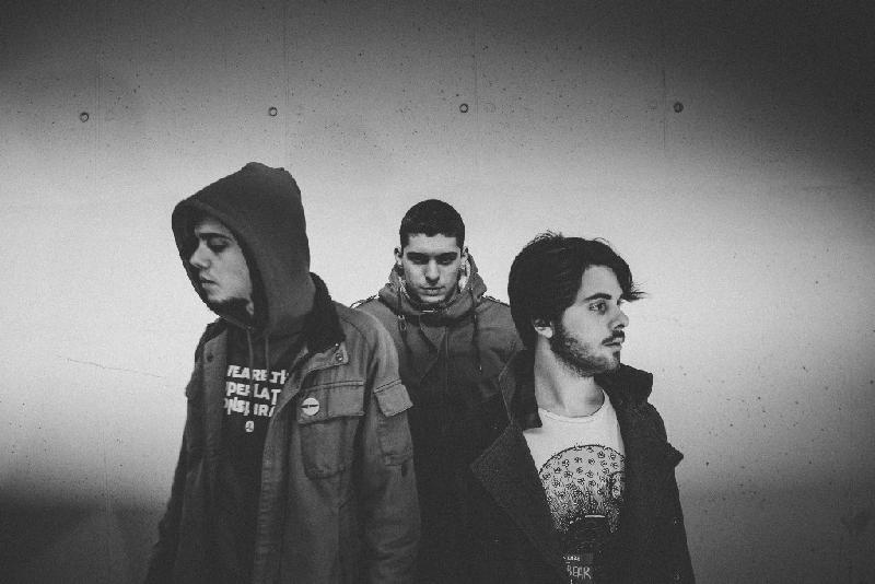 VEUVE: firmano per ARGONAUTA RECORDS