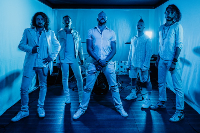 MILLENNIUM BUG: la band reinterpreta il successo degli Eiffel 65 ''Blue (Da Ba Dee)''