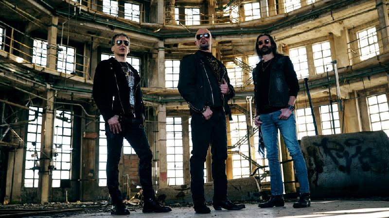 SAINTS TRADE: pubblicato il lyric video del secondo singolo ''Break The Chain''